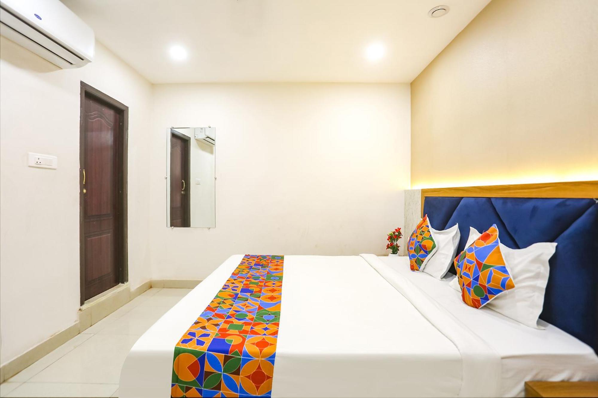 Fabhotel Hari Kunj 900 M From Kashi Vishwanath Temple Варанаси Экстерьер фото